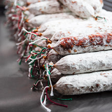 โหลดรูปภาพลงในเครื่องมือใช้ดูของ Gallery Pizza Spicy Pepperoni