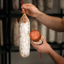 โหลดรูปภาพลงในเครื่องมือใช้ดูของ Gallery Artisan Chorizo Charcuterie - Maison Fostier - Grocery